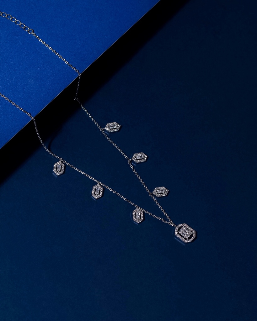 Smooth rectangular choker