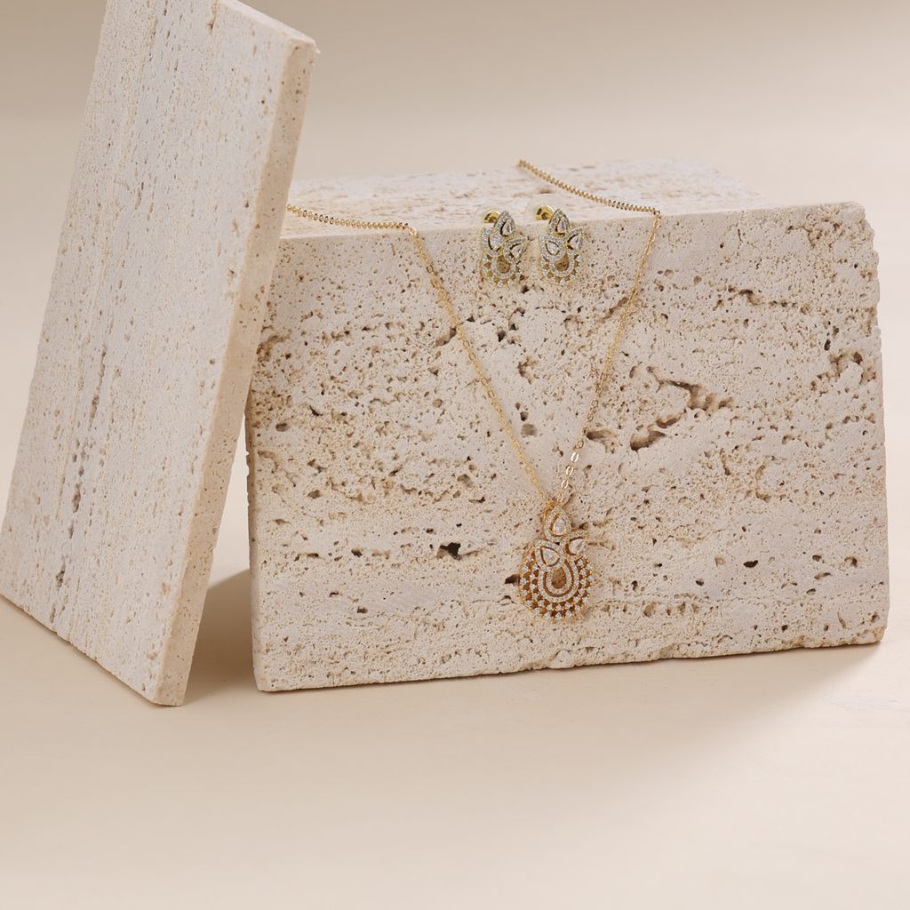 [EP5686B] Elegant 3drops round necklace with earrings (gold)