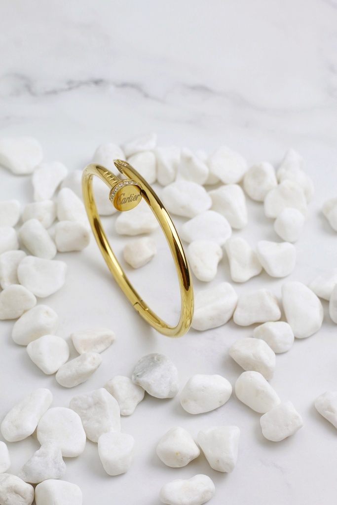Nail bangle with stones (gold, 17)