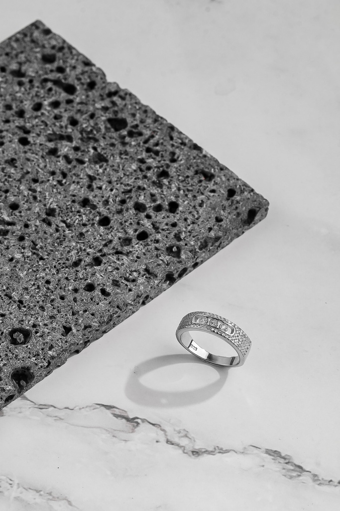 Elegant k silver 925 ring.