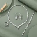 طقم أقراط طويلة على شكل سهم من زيركون
