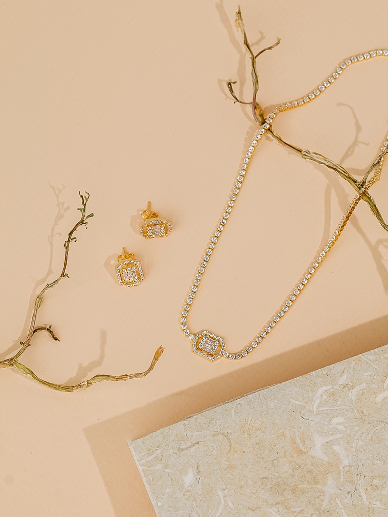 Unique square necklace set