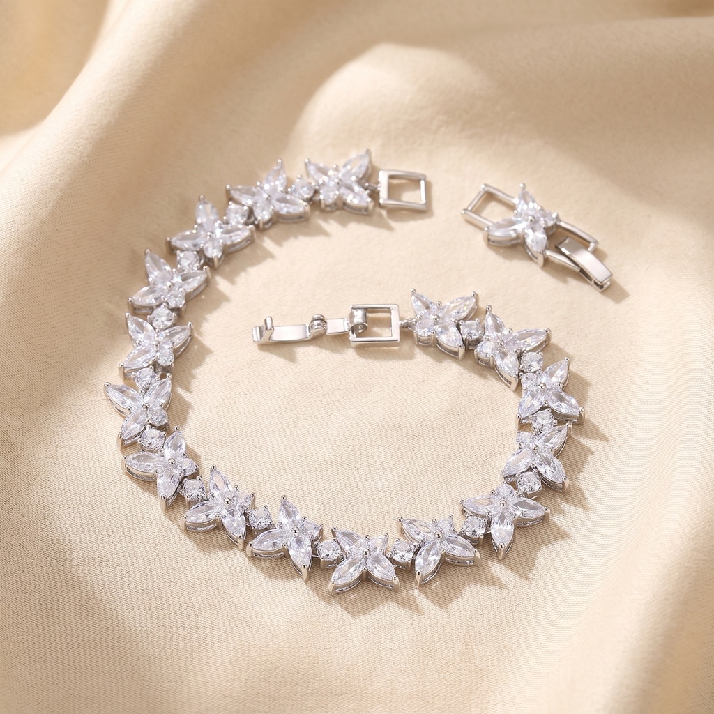 Elegant blossom Zircon bracelet