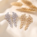 Heavy leaf zircon earrings 