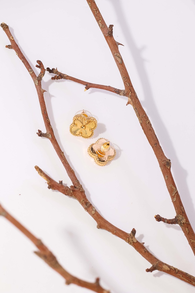 Flower shape earring gold (gold)