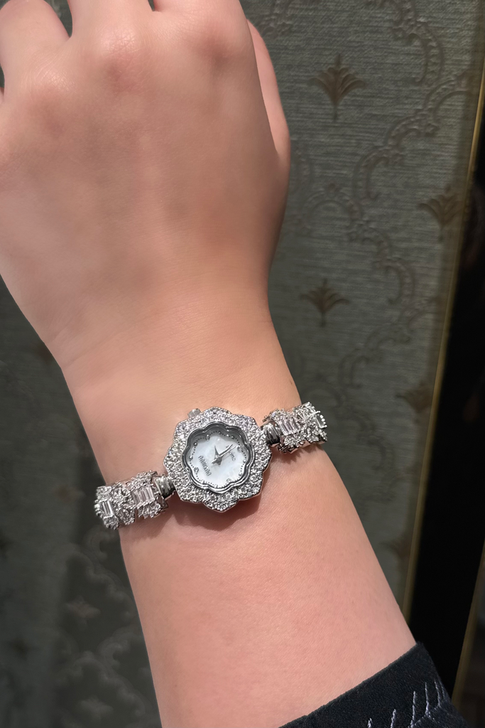[SL0012601] Flower shape zircon watch