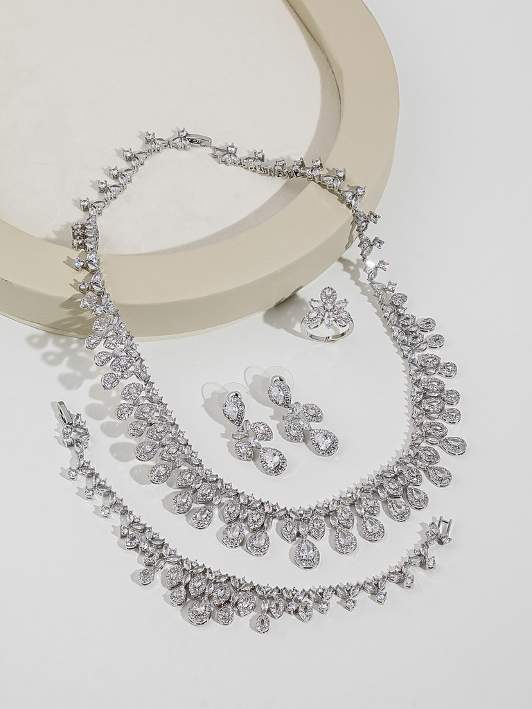 [L008601] Elegant Big drops zircon set 