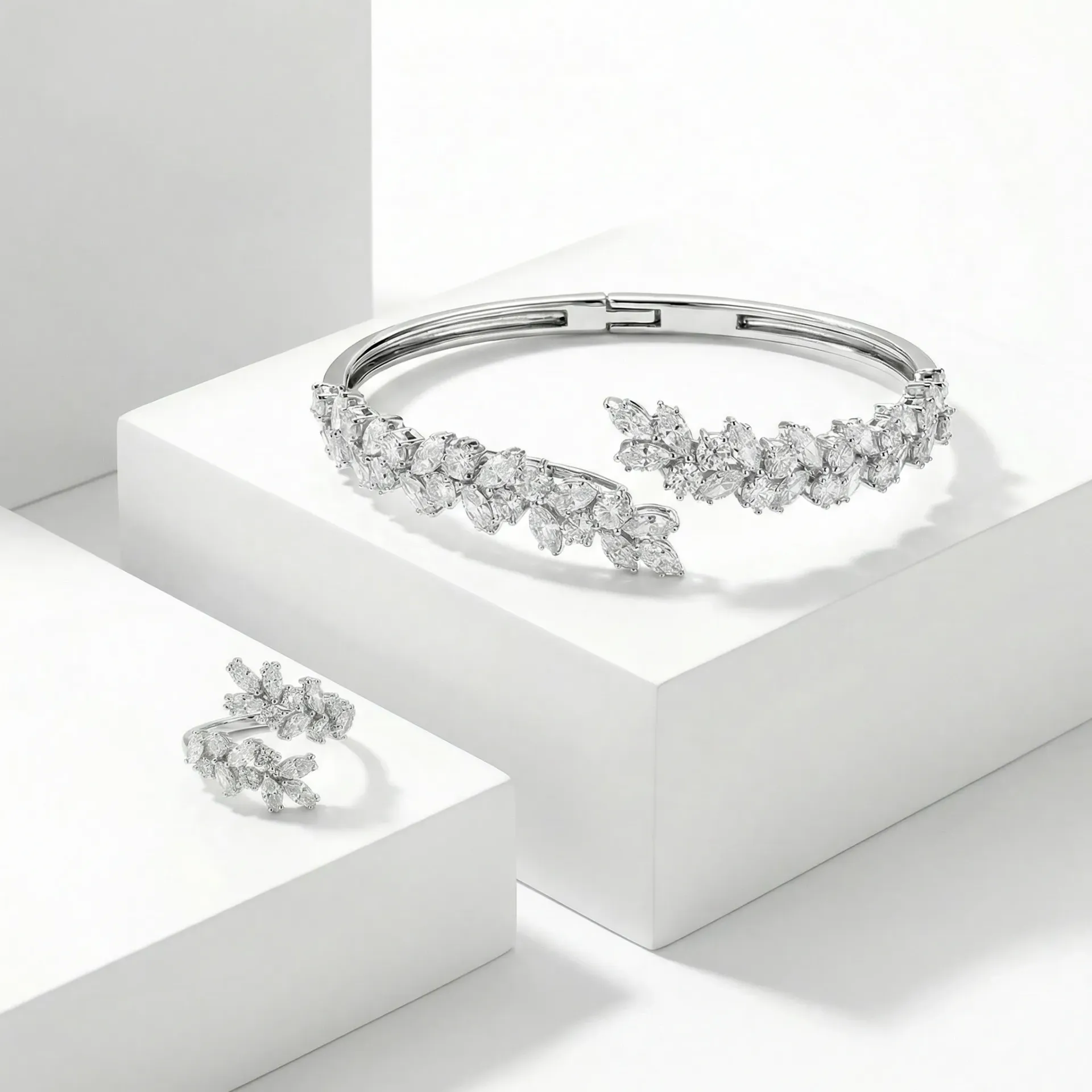 [FQ048373002] Cute leaves bangle with ring  (gold)
