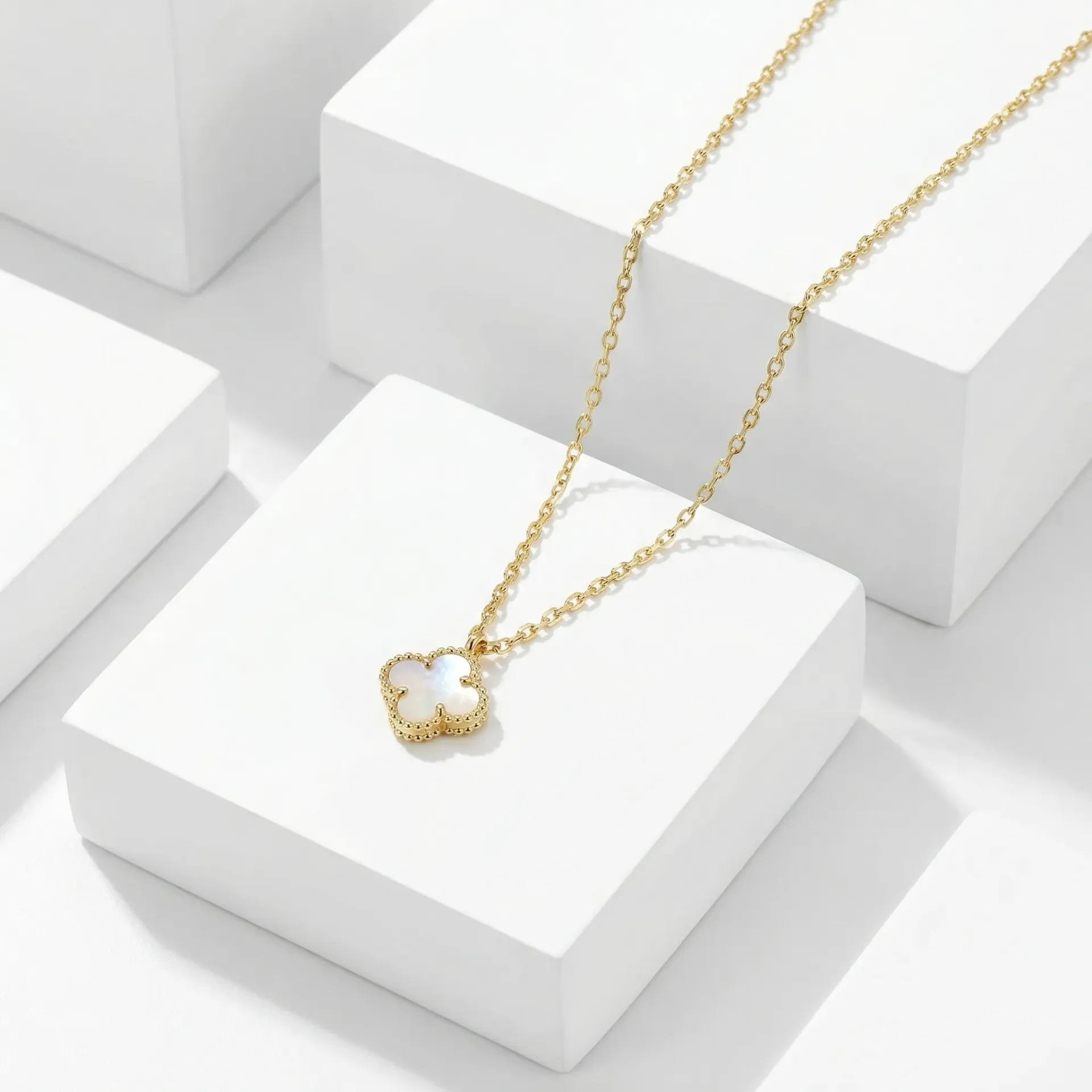 Mini flower necklace  (white)