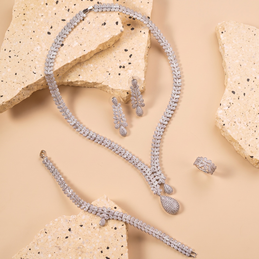[CNY0048] zircon with long 