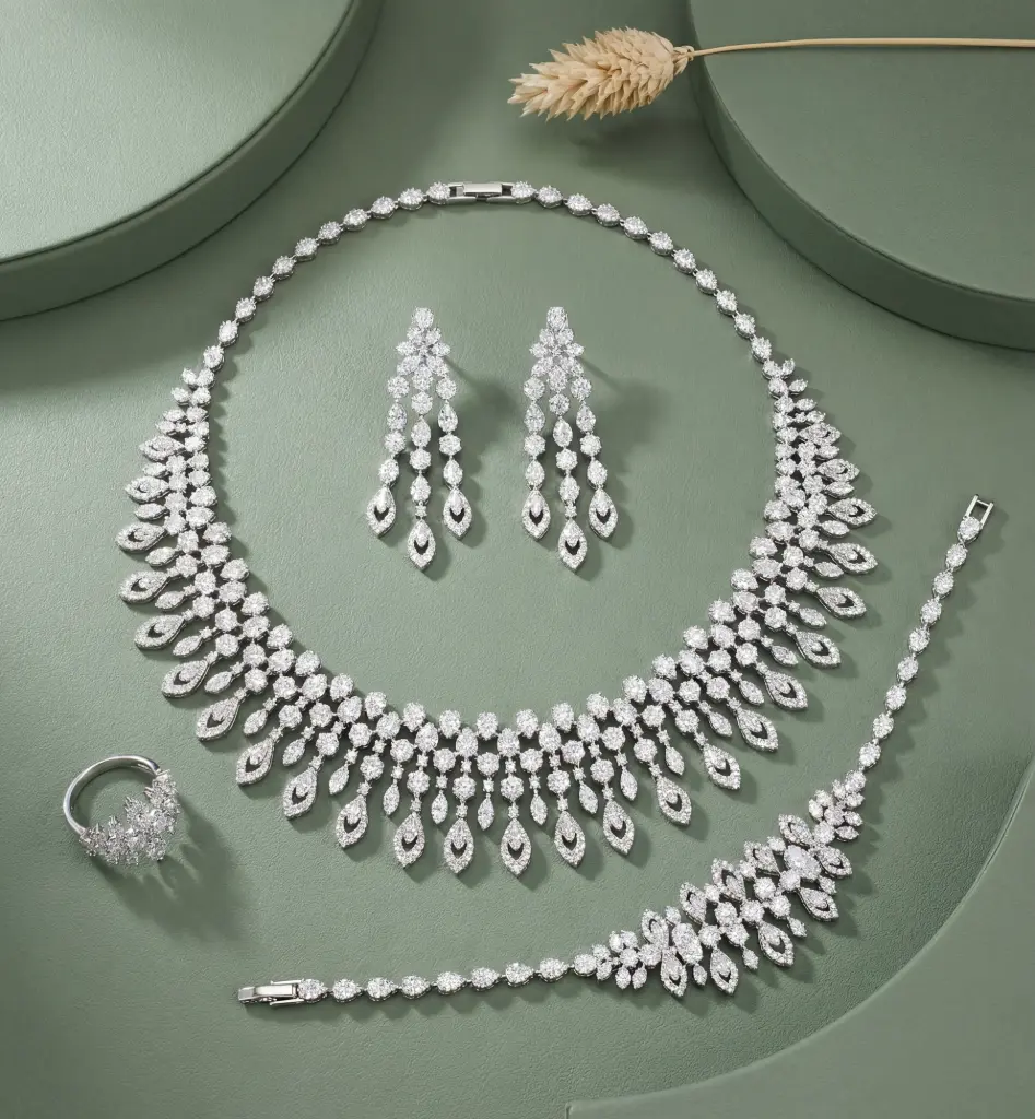 [CN5858] line of leaves zircon set