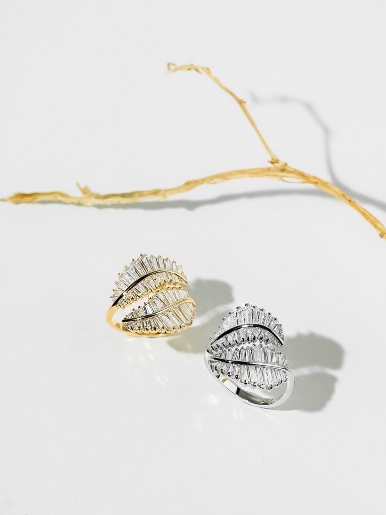 2 leaf zircon ring