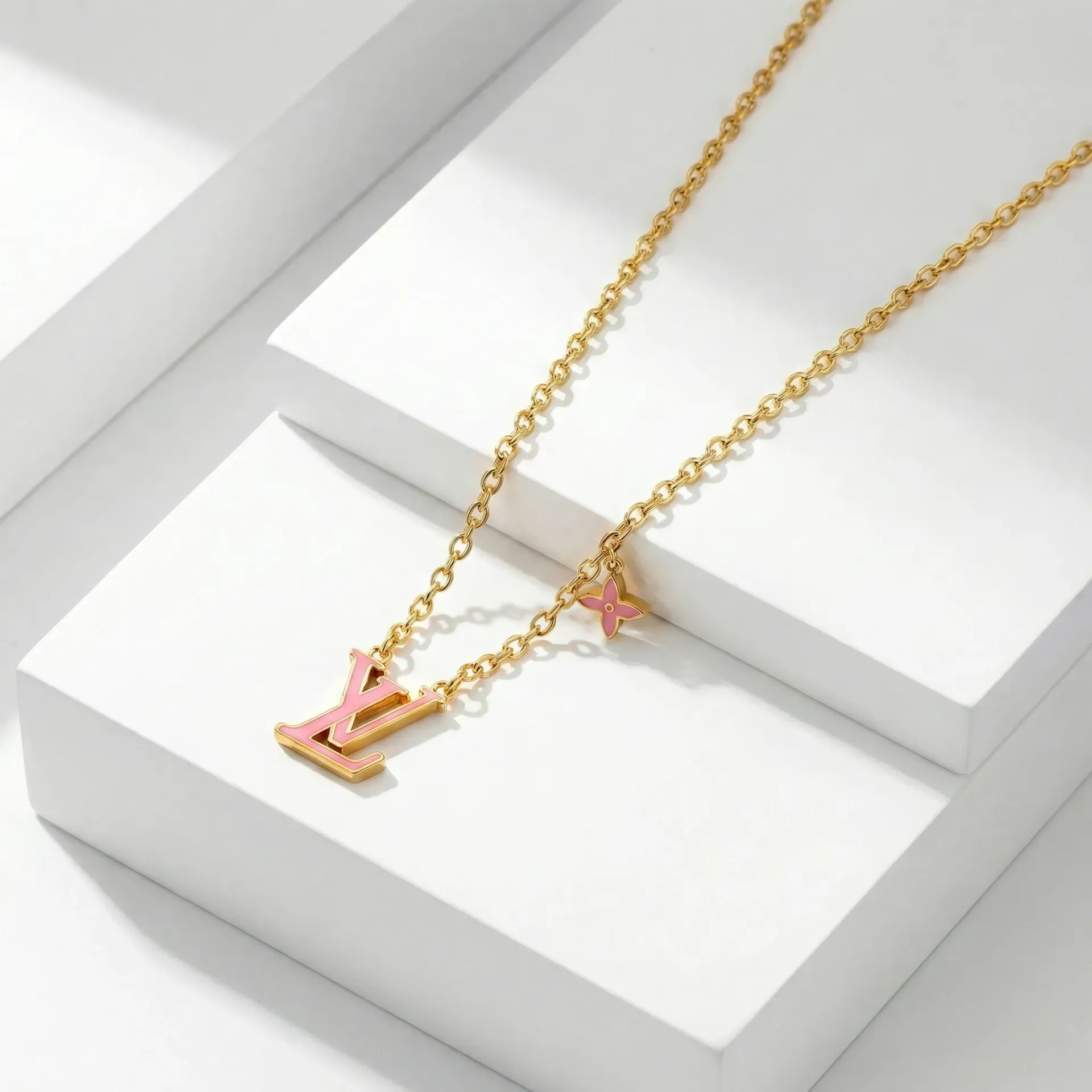LV NECKLACE 