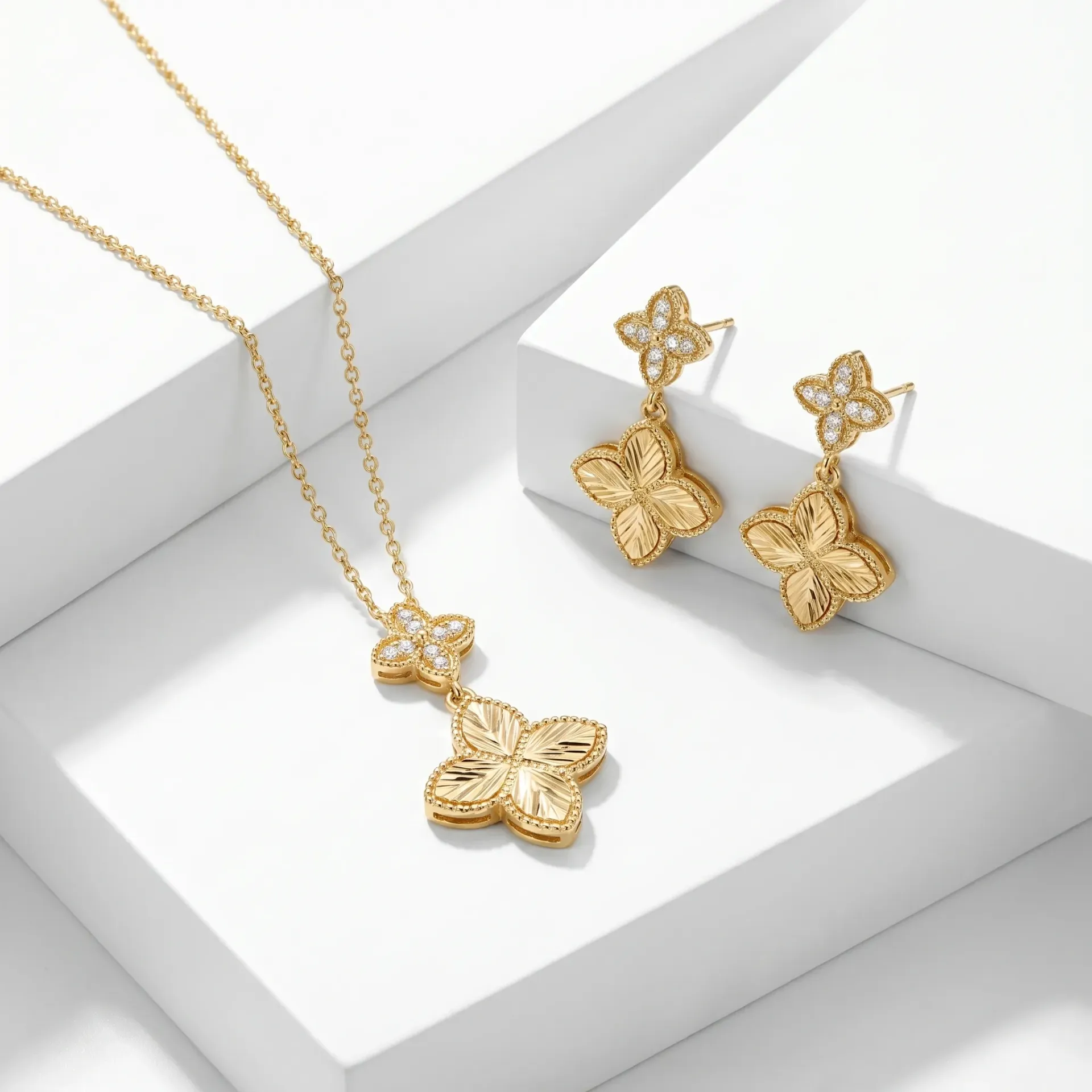 2 Ro plain with stone necklace set