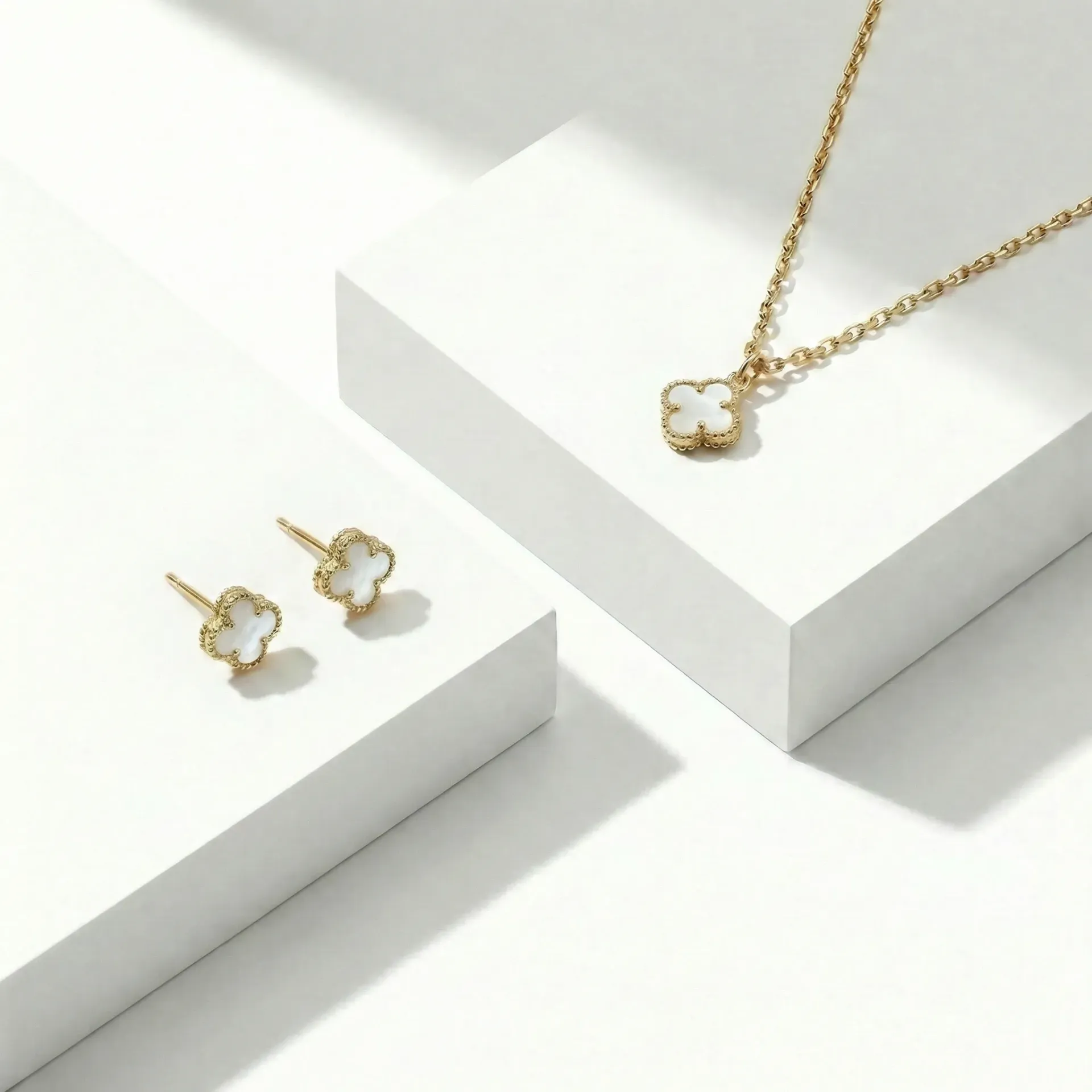 mini flower necklace set