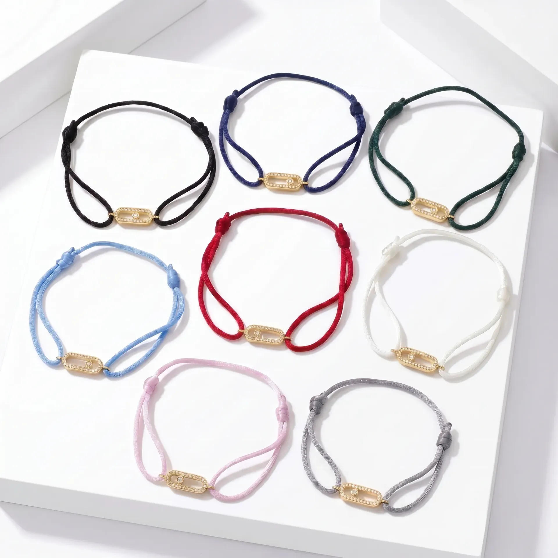 K thread bracelet  (white, Gold)