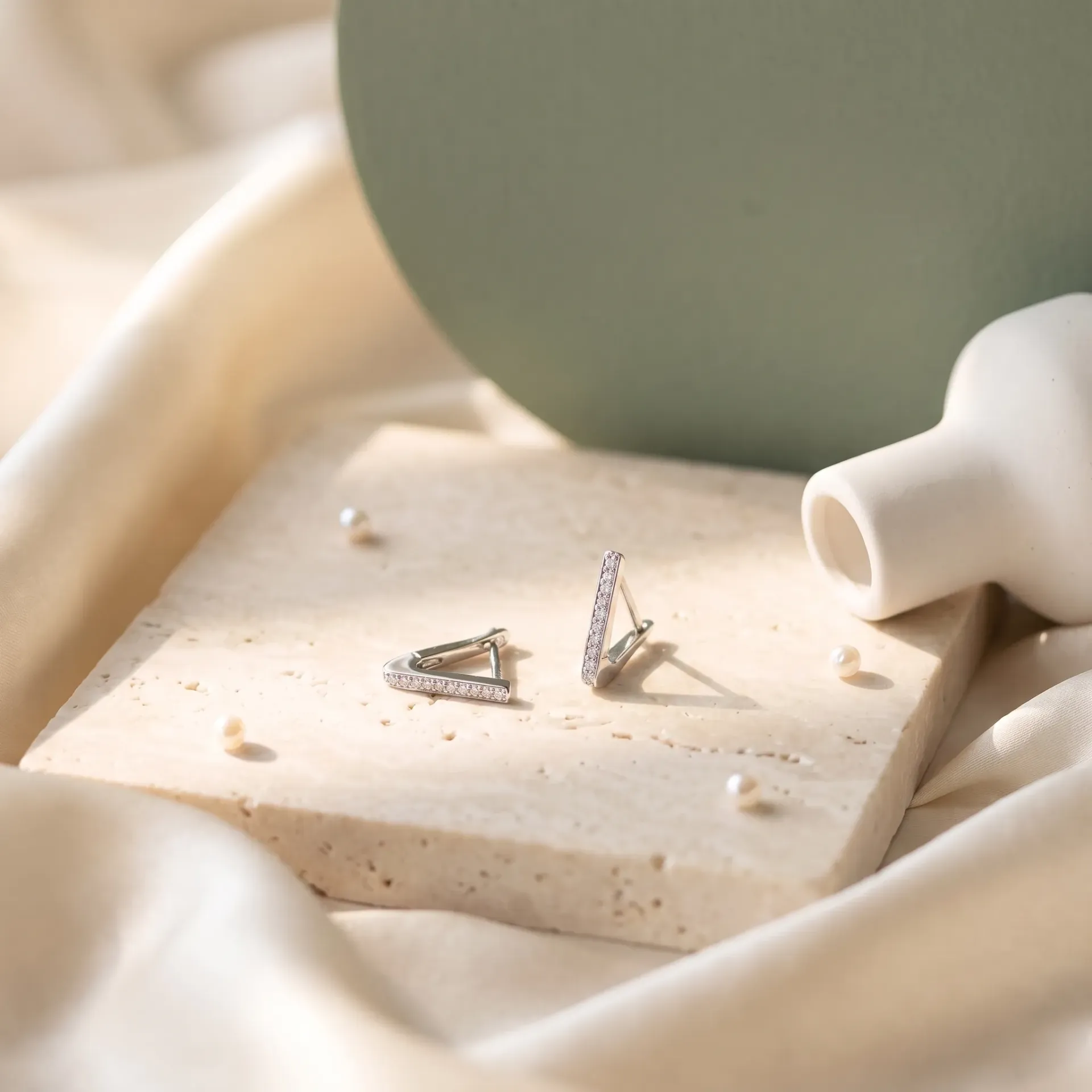 [D9776] V shape silver925 earrings