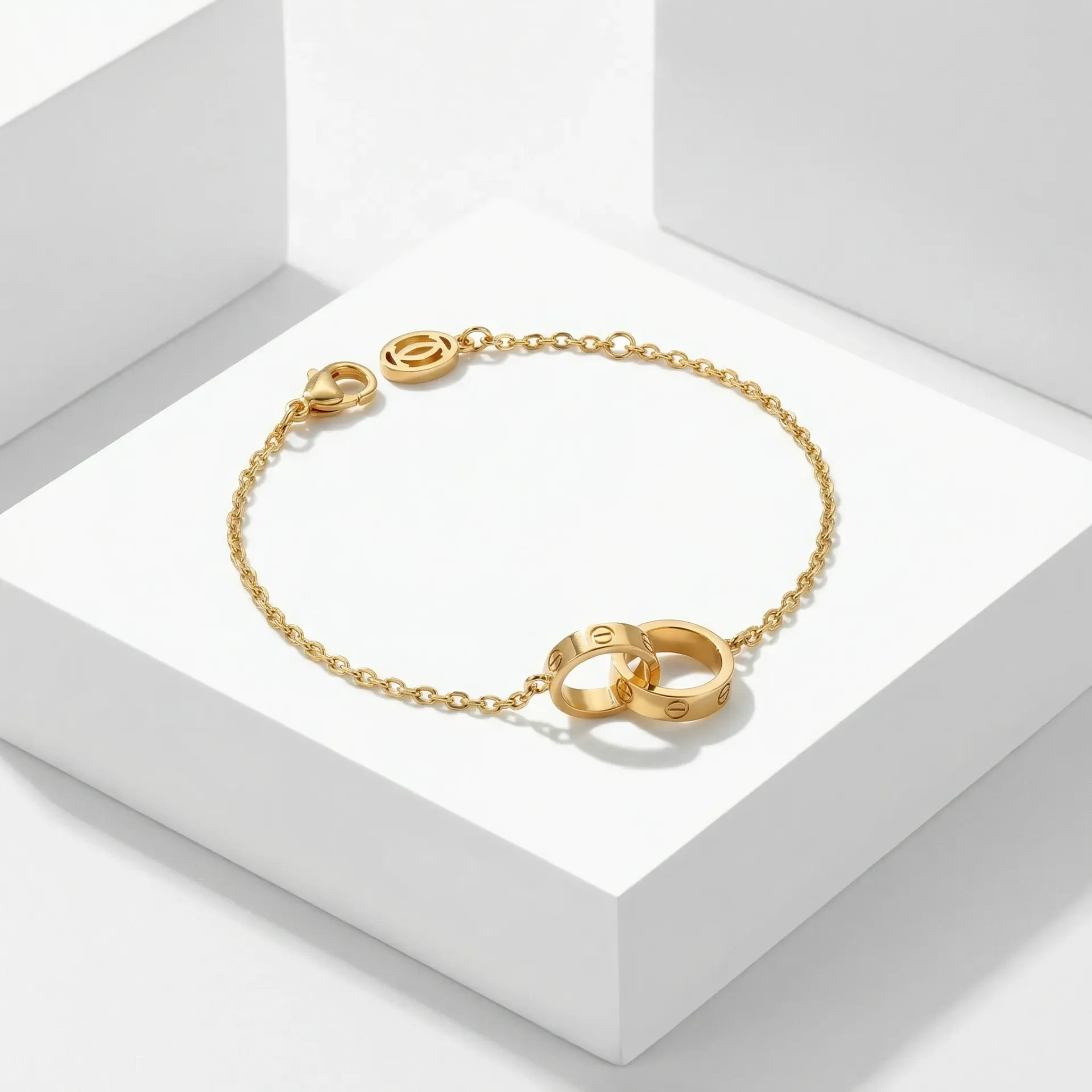 Elegant double ring bracelet