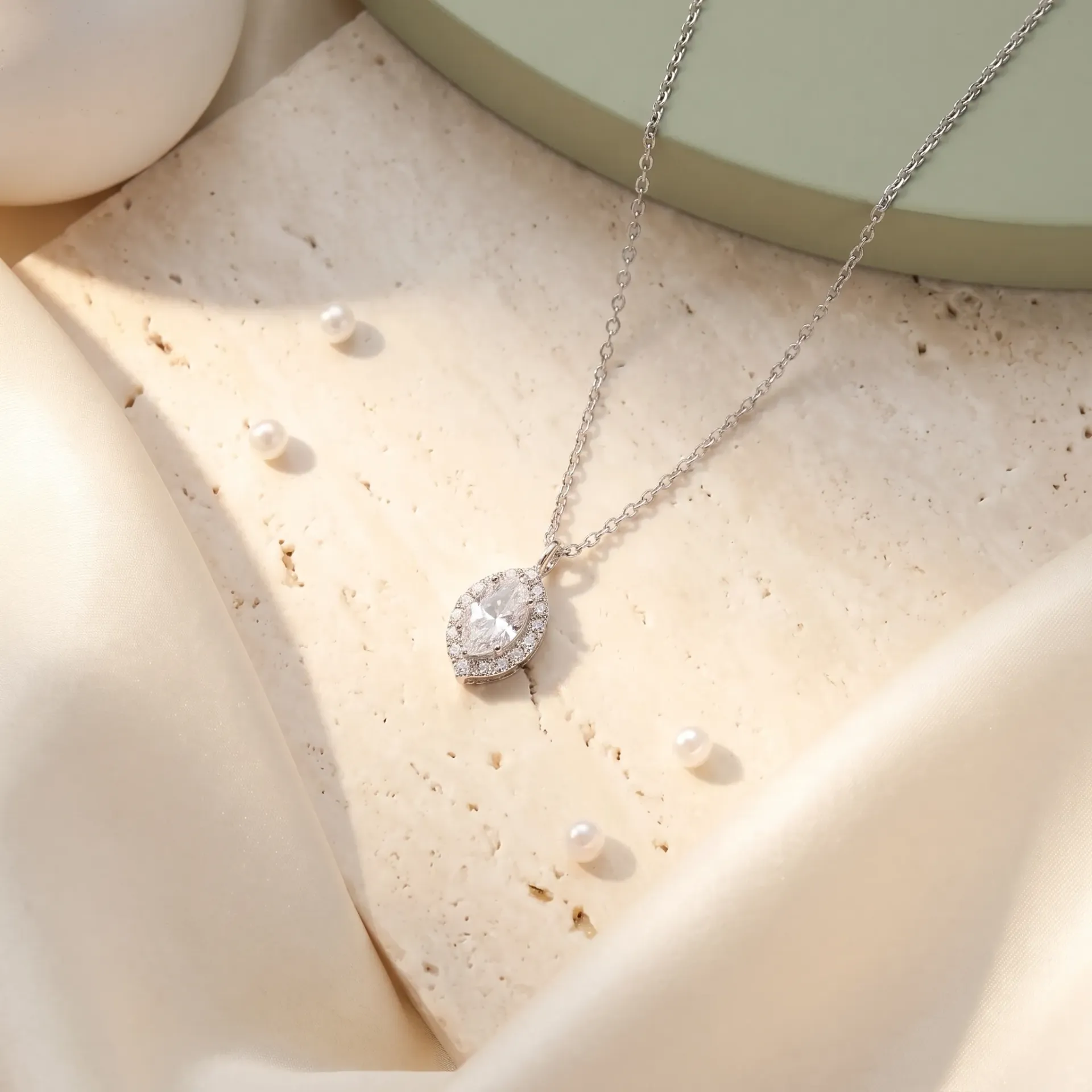 [B26059-N] Oval halo silver925 necklace