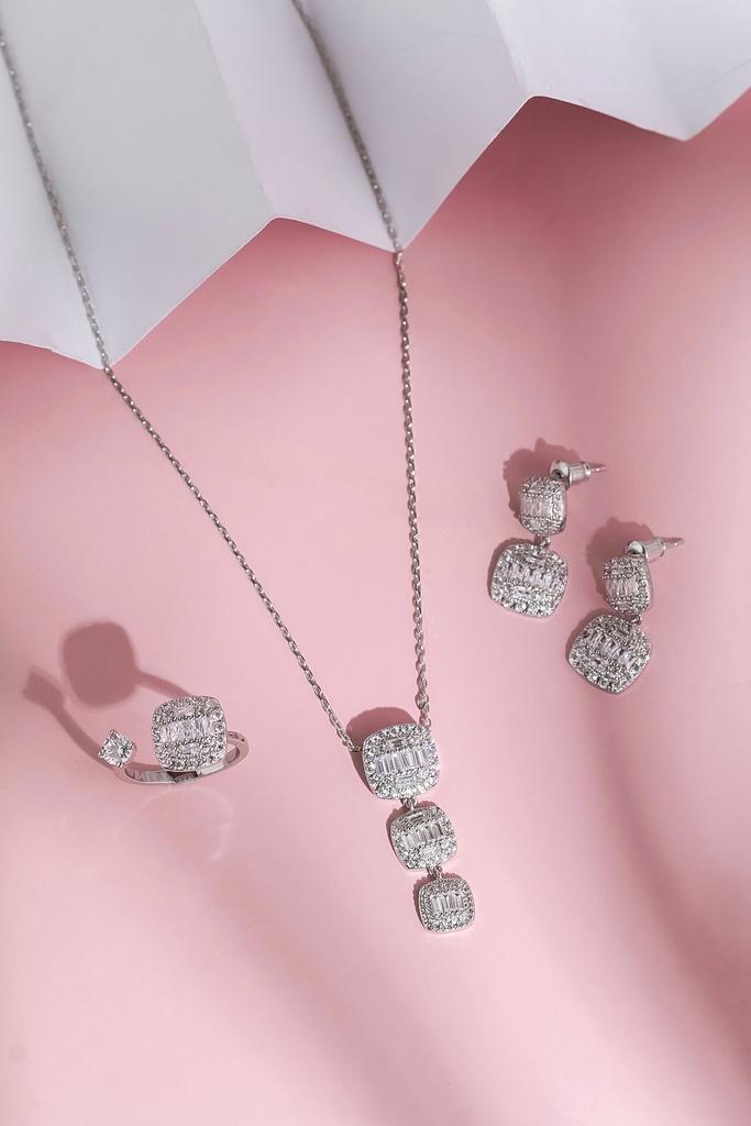 square necklace set with ring