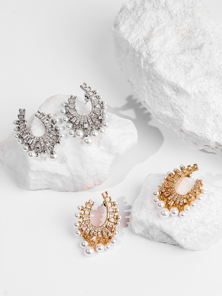 U shape earrings with lulu (gold)