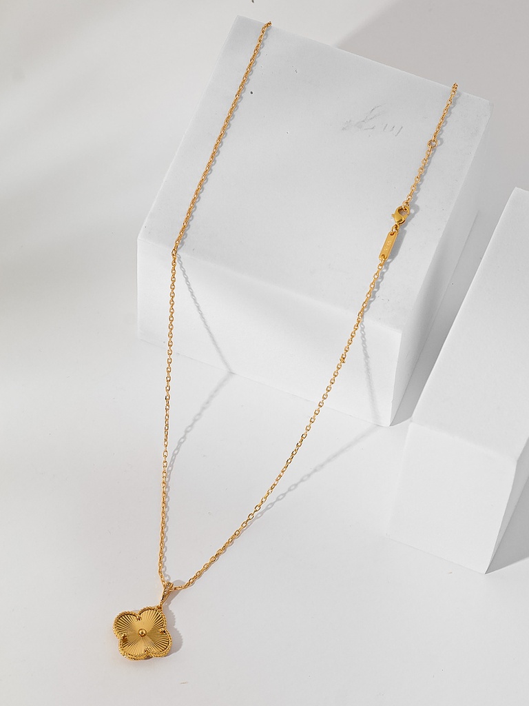 1 flower long necklace