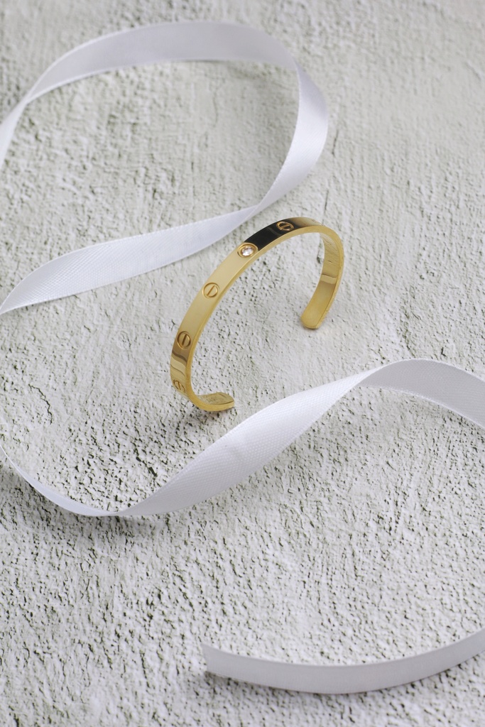 Open size bangle with stone (gold)