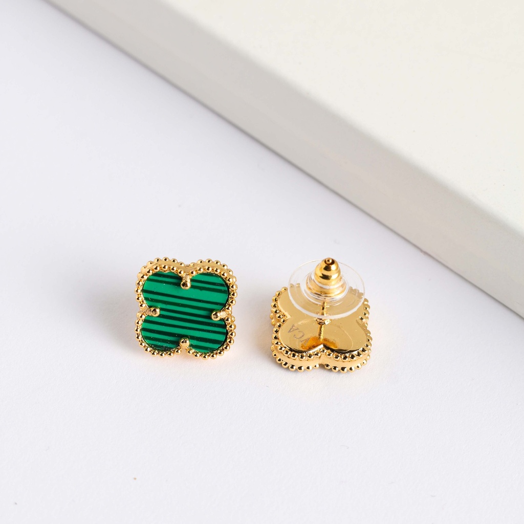 Flower shape earrings