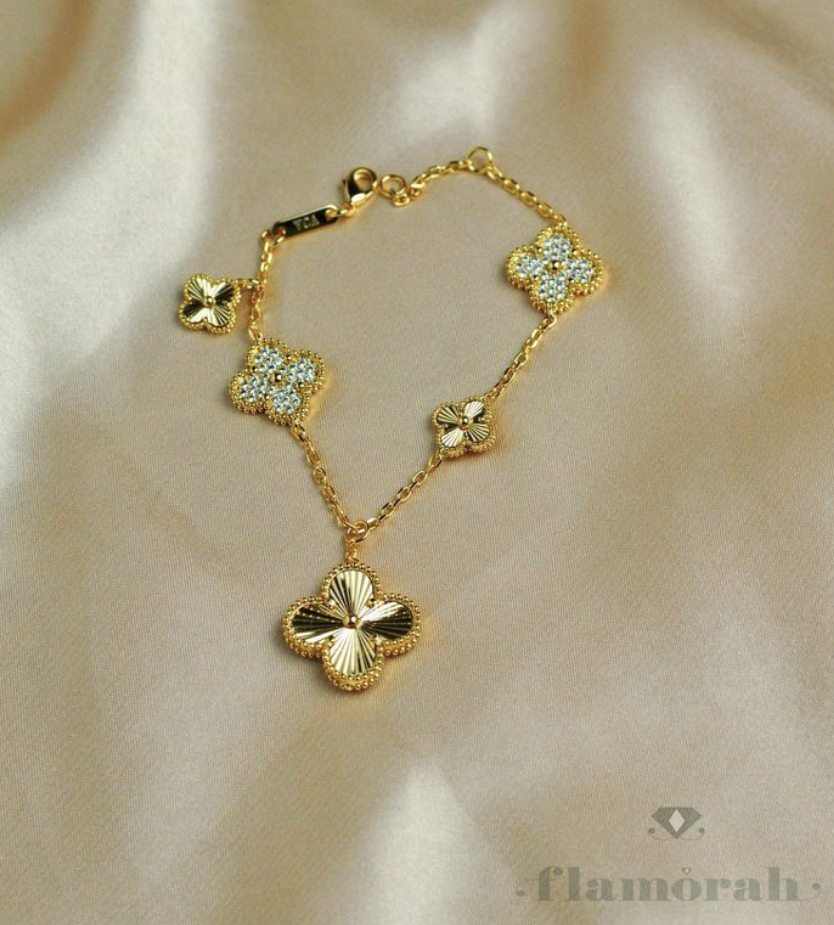 Big flower bracelet