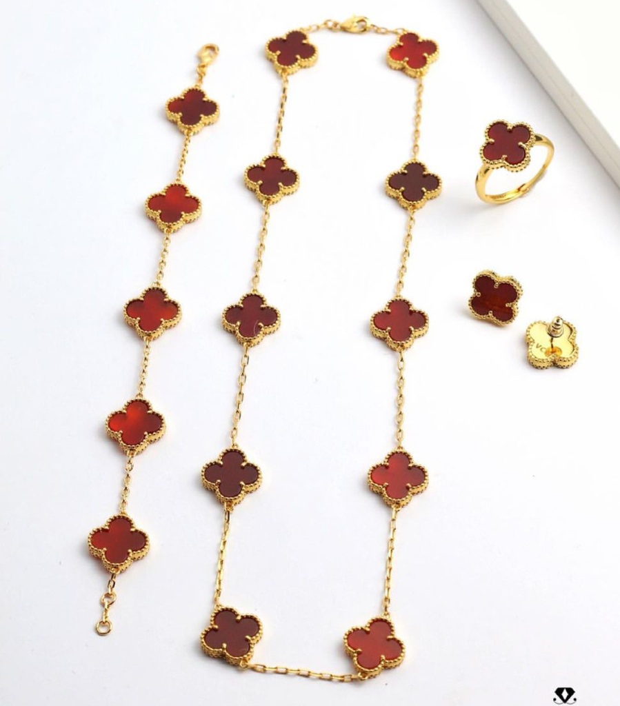 Red set flower shape