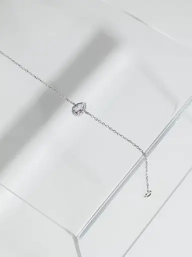 Small diamond shape bracelet