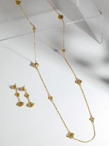 Golden long choker with earrings 