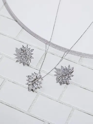 Leaf between line zircon necklace set