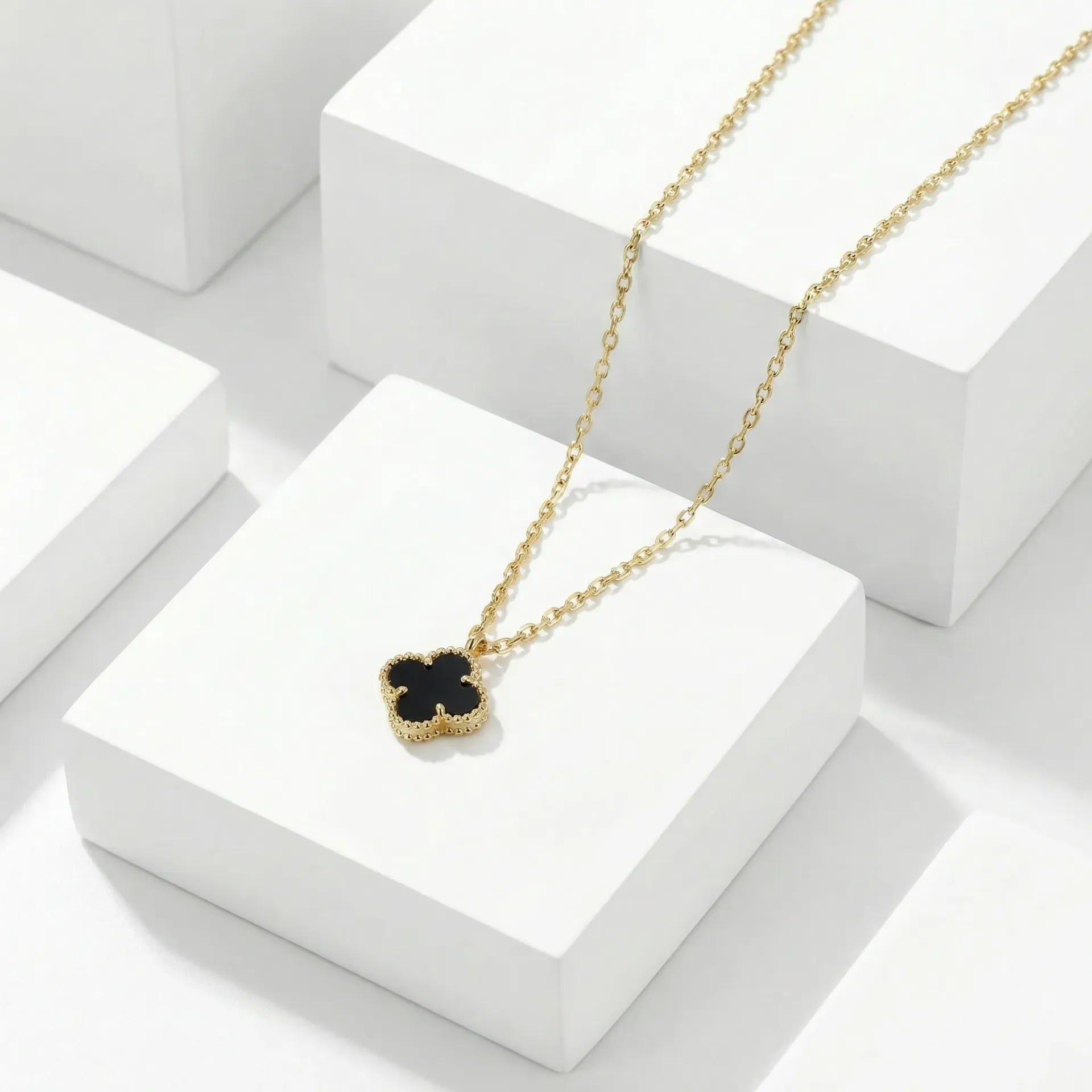 Mini flower necklace