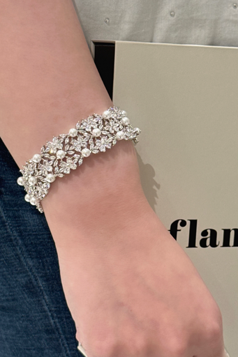 Thick flower bracelet with lulu 