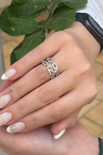 Elegant Adjustable ring 