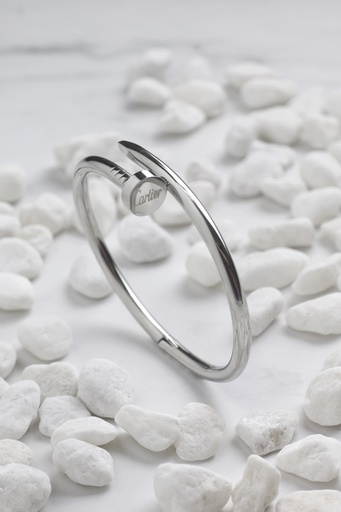 Nail bangle