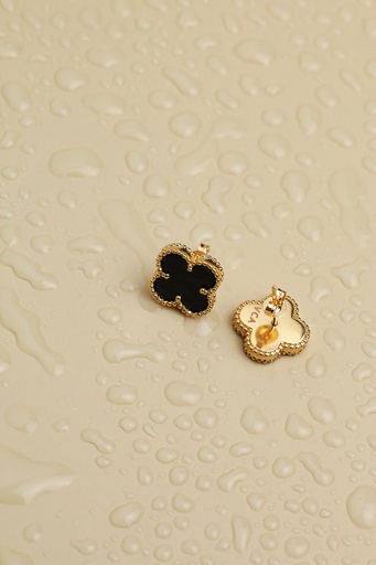 Flower shape earrings